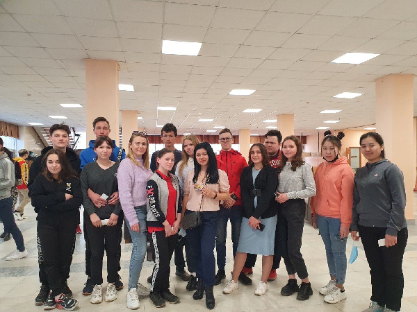 Участники студенческой весны посетили республиканскую лигу КВН Участники студенческой весны посетили республиканскую лигу КВН